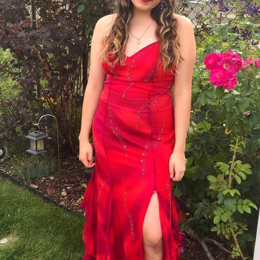 Vintage Elegant Red Glitter Sparkle Maxi Gown Formal Dress with Slit